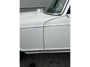 Image 24/50 of Mercedes-Benz 280 SL (1971)