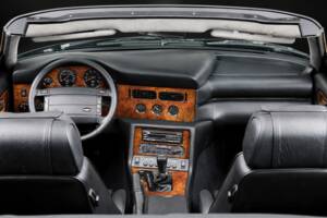 Immagine 12/17 di Aston Martin Virage Volante (1994)