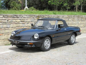 Bild 2/21 von Alfa Romeo 2.0 Spider QV (1988)