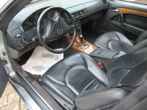 Bild 6/13 von Mercedes-Benz SL 320 (2000)