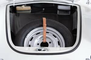 Image 33/37 of Porsche 356 C 1600 SC (1964)
