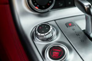 Image 38/50 of Mercedes-Benz SLS AMG (2010)