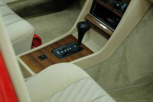 Bild 29/50 von Mercedes-Benz 260 SE (1986)