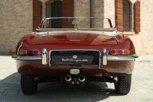 Image 15/50 de Jaguar E-Type 3.8 (1964)