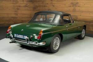 Image 13/19 de MG MGB (1966)
