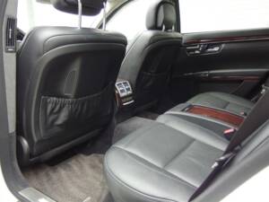 Image 76/99 of Mercedes-Benz S 65 AMG L (2006)