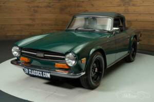 Image 13/19 of Triumph TR 6 (1974)