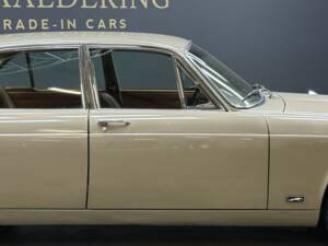 Bild 43/50 von Jaguar XJ 6 4.2 (1972)