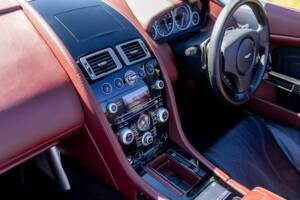 Afbeelding 40/50 van Aston Martin DBS Volante (2011)