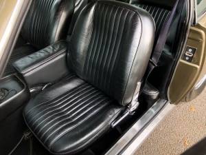 Image 15/42 of Aston Martin Vantage (1973)