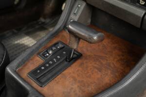 Image 25/36 of BMW 750iL (1989)