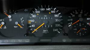 Image 6/30 de Mercedes-Benz E 220 (1995)
