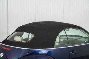 Immagine 50/50 di Volkswagen New Beetle 1.6 (2004)