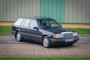 Bild 1/26 von Mercedes-Benz 300 TE (1992)
