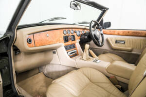 Image 12/50 of MG RV8 (1991)