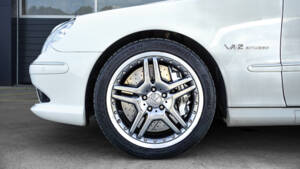 Image 25/51 of Mercedes-Benz S 65 AMG L (2004)