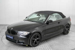 Image 48/50 of BMW 125i (2008)