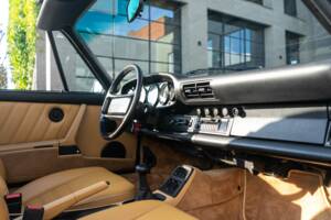 Bild 24/34 von Porsche 911 Carrera 4 (1991)