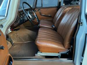 Image 20/29 de Mercedes-Benz 230 S (1965)