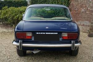 Image 7/7 de Alfa Romeo 2000 GTV (1974)