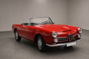Image 7/31 of Alfa Romeo 2600 Spider (1964)