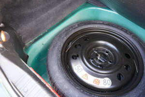 Image 17/50 of Jaguar XKR (2001)