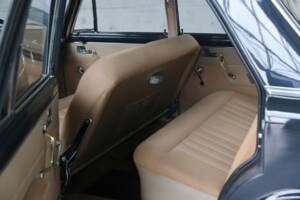 Image 12/50 of Lancia Flavia 1800 (1965)