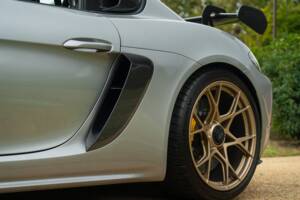 Image 97/100 of Porsche 718 Cayman GT4 RS Weissach (2024)