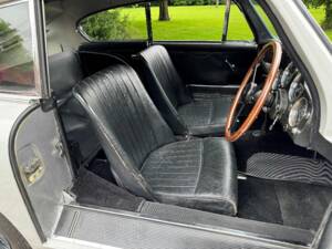 Afbeelding 21/29 van Aston Martin DB 2&#x2F;4 Mk III (1959)