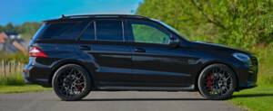Image 8/49 of Mercedes-Benz ML 63 AMG (2013)