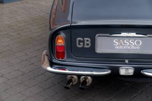 Image 42/79 of Aston Martin DB 6 (1968)