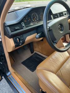 Bild 6/25 von Mercedes-Benz 300 E-24 (1991)