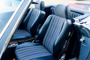 Image 38/47 of Mercedes-Benz 300 SL (1987)