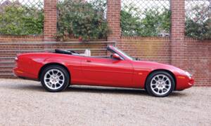 Image 2/50 de Jaguar XKR (2000)