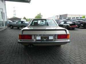 Afbeelding 5/23 van Mercedes-Benz 500 SL (1985)