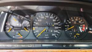 Image 2/32 of Mercedes-Benz 560 SEC (1991)