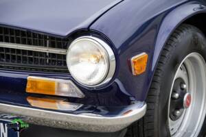 Image 20/42 of Triumph TR 6 PI (1972)