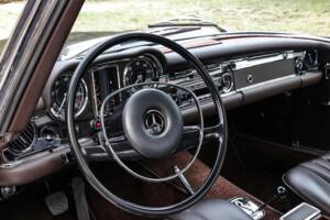Image 15/21 de Mercedes-Benz 280 SL (1969)