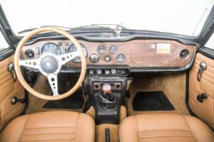 Image 7/50 of Triumph TR 6 PI (1969)