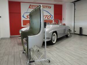 Image 13/15 of Mercedes-Benz 190 SL (1961)