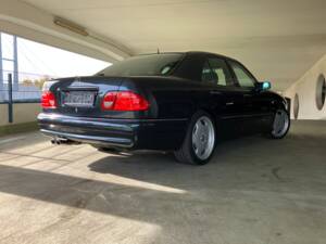 Afbeelding 8/21 van Mercedes-Benz E 50 AMG (1997)