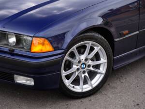Image 15/50 de BMW 328i (1995)
