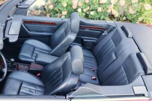 Image 29/50 of Mercedes-Benz E 220 (1994)