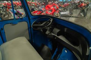 Bild 19/29 von Piaggio Vespa APE 600 MP (1976)