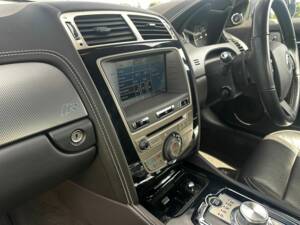 Image 29/46 of Jaguar XKR (2010)