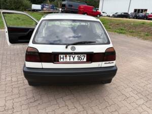 Immagine 16/26 di Volkswagen Golf III 1.8 (1993)