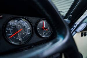 Imagen 28/60 de Porsche 911 Carrera 3.2 (WTL) (1988)