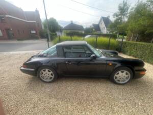 Image 3/18 of Porsche 911 Carrera 2 (1990)