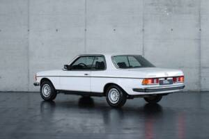 Image 2/36 of Mercedes-Benz 280 CE (1979)