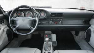 Immagine 9/41 di Porsche 911 Carrera 4 (1995)